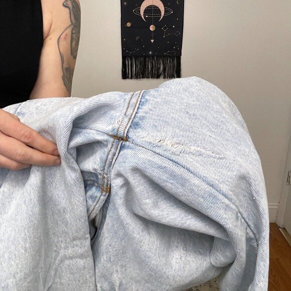 Vintage mom Bingo Distressed Straight Leg Ankle Jeans Light Wash Blue Size 23 - Picture 5 of 6
